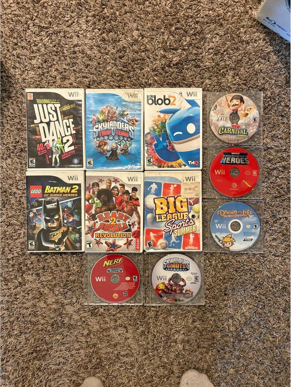 Nintendo Wii Game Bundle